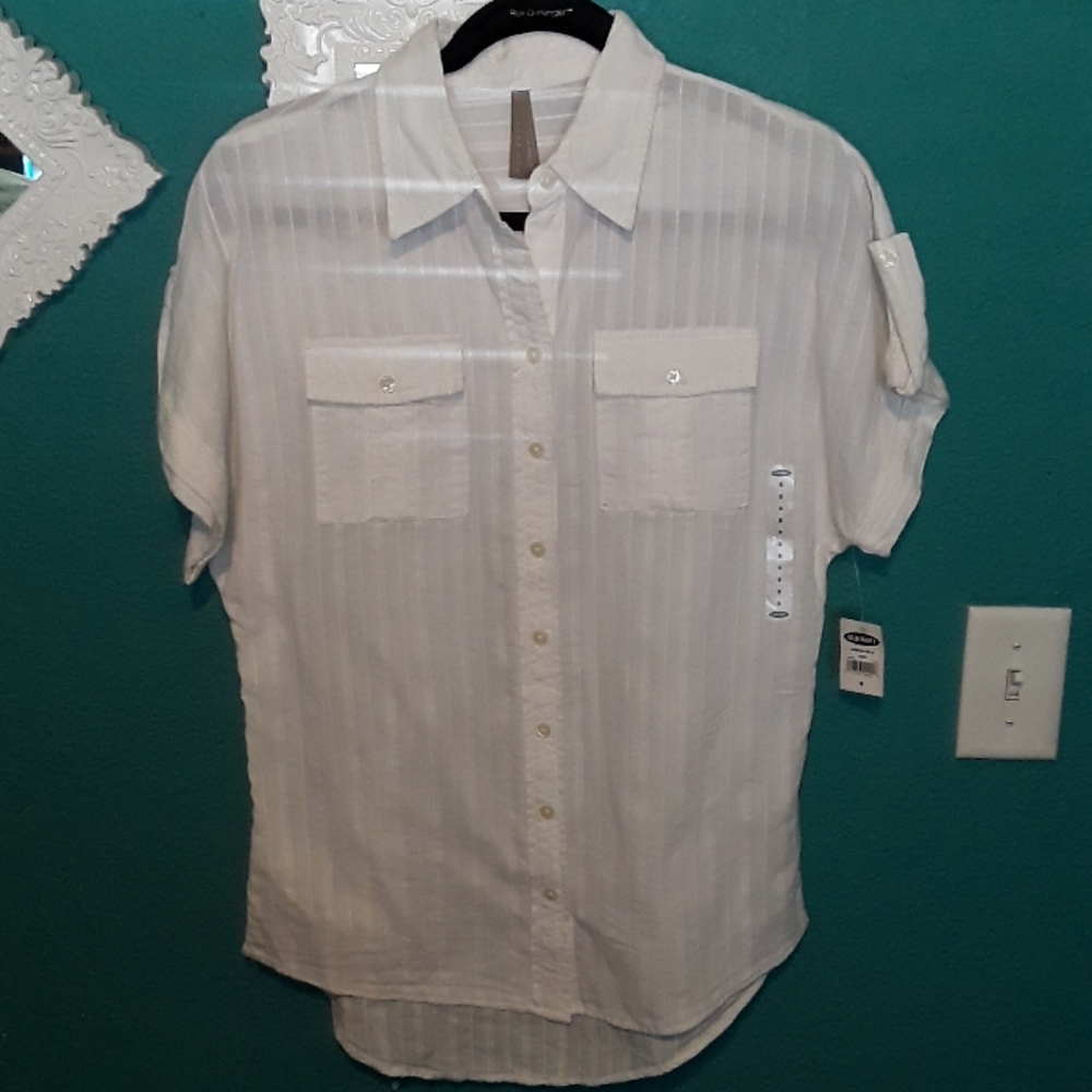 Old navy button front top.NWT. - Picture 1 of 5